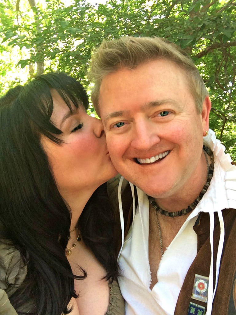 kiss at ren faire